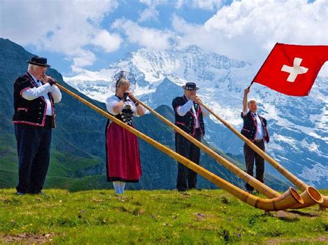 Discover the Natural Wonders of Switzerland with Insight's Unforgettable Tours